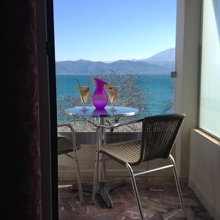 Plaza Hotel Nafpaktos エクステリア 写真