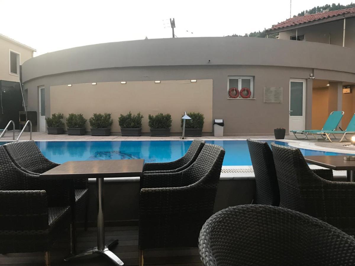 Plaza Hotel Nafpaktos エクステリア 写真