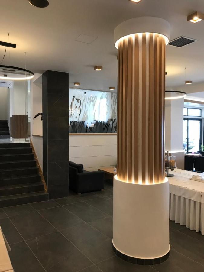 Plaza Hotel Nafpaktos エクステリア 写真