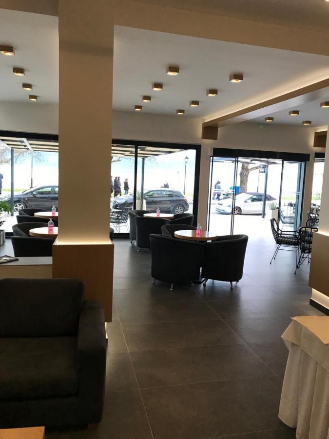 Plaza Hotel Nafpaktos エクステリア 写真