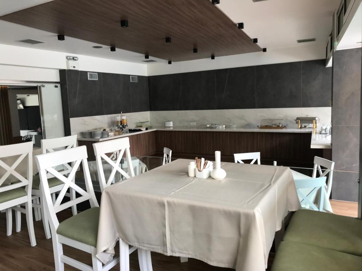 Plaza Hotel Nafpaktos エクステリア 写真