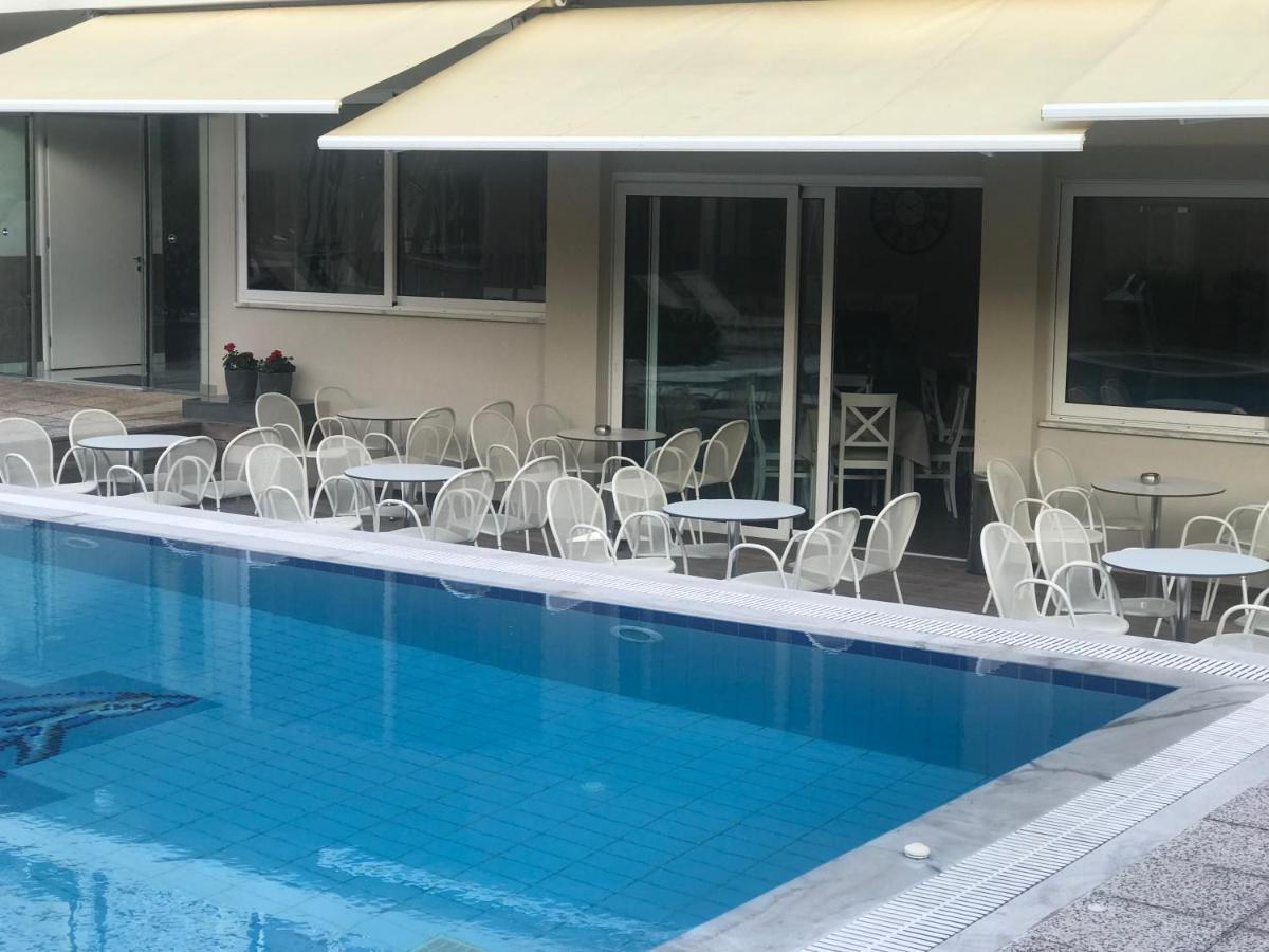 Plaza Hotel Nafpaktos エクステリア 写真