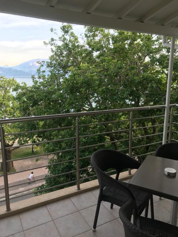 Plaza Hotel Nafpaktos エクステリア 写真