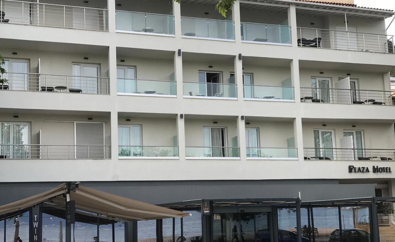 Plaza Hotel Nafpaktos エクステリア 写真