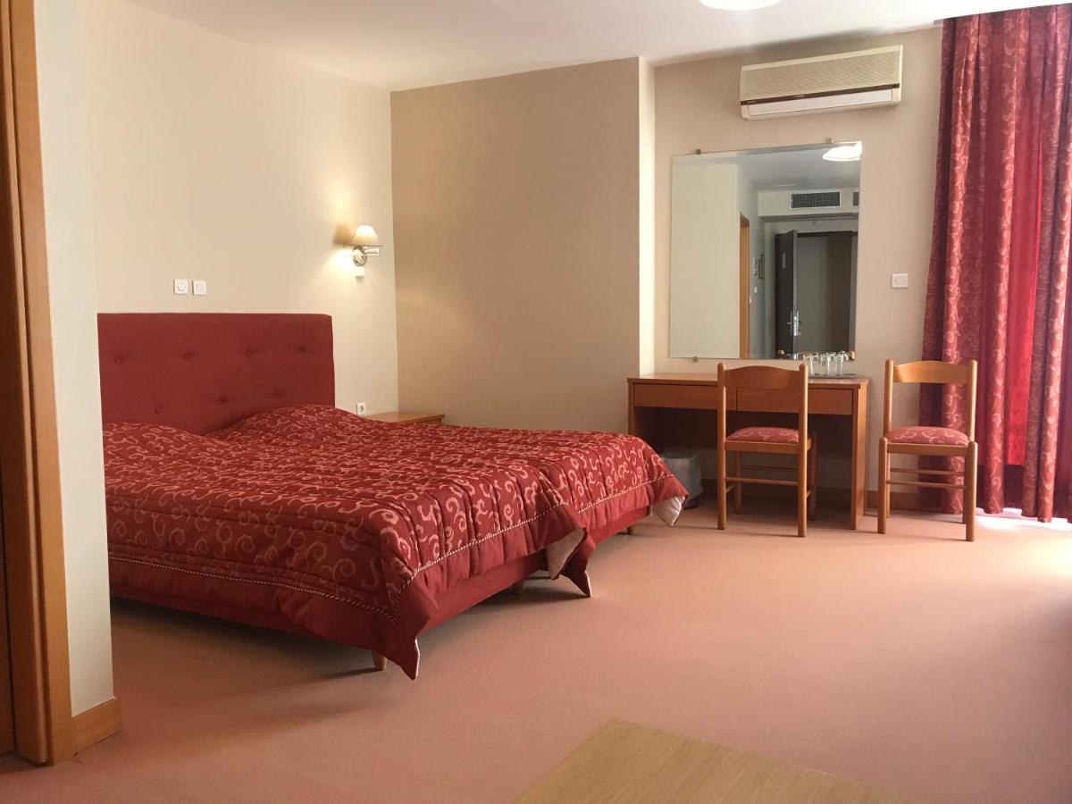 Plaza Hotel Nafpaktos エクステリア 写真
