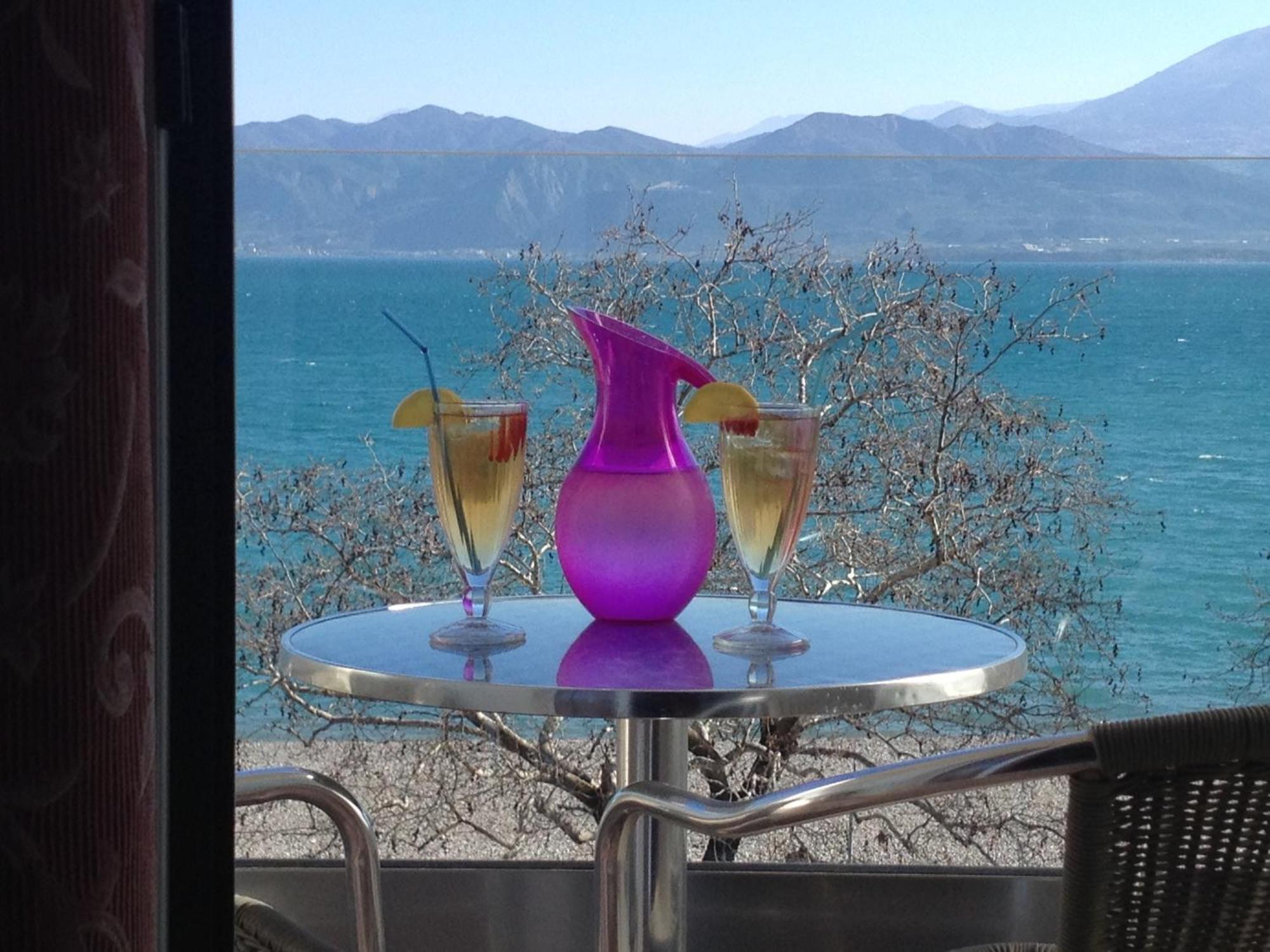 Plaza Hotel Nafpaktos エクステリア 写真
