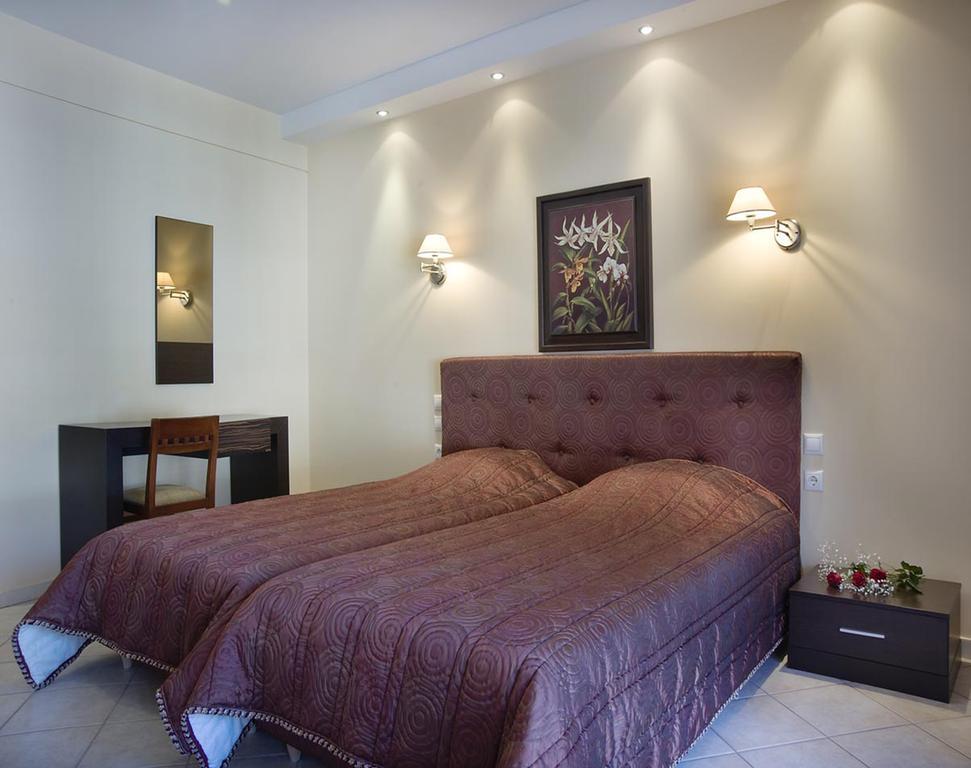 Plaza Hotel Nafpaktos エクステリア 写真